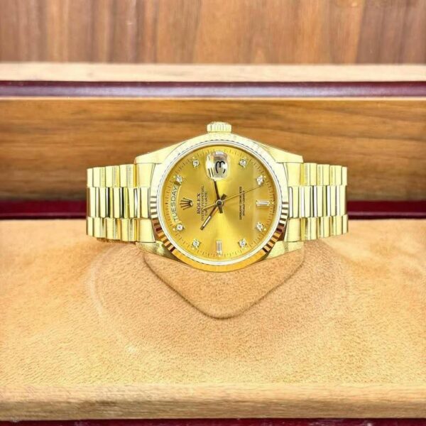 Rolex Day-Date President 36mm  | 1980 Model |  – Ref. 18038 – Solid 18K Gold – Champagne Diamond Dial Full Set | Excellent Condition