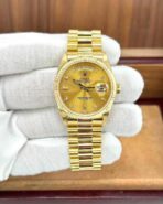 Rolex Day-Date President 36mm  | 1980 Model |  – Ref. 18038 – Solid 18K Gold – Champagne Diamond Dial Full Set | Excellent Condition - Image 6