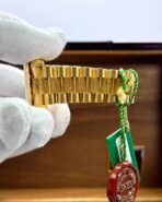 Rolex Day-Date President 1997 – Factory Black Diamond Dial  Ref. 18248 | 36mm |  Excellent Condition | Solid 18K Gold - Image 4