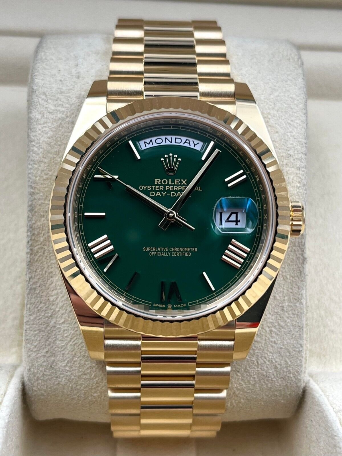 5c237c78-93d3-5b23-b69a-0e2c49316675-1.jpg Rolex Day-Date 228238 - Image 1