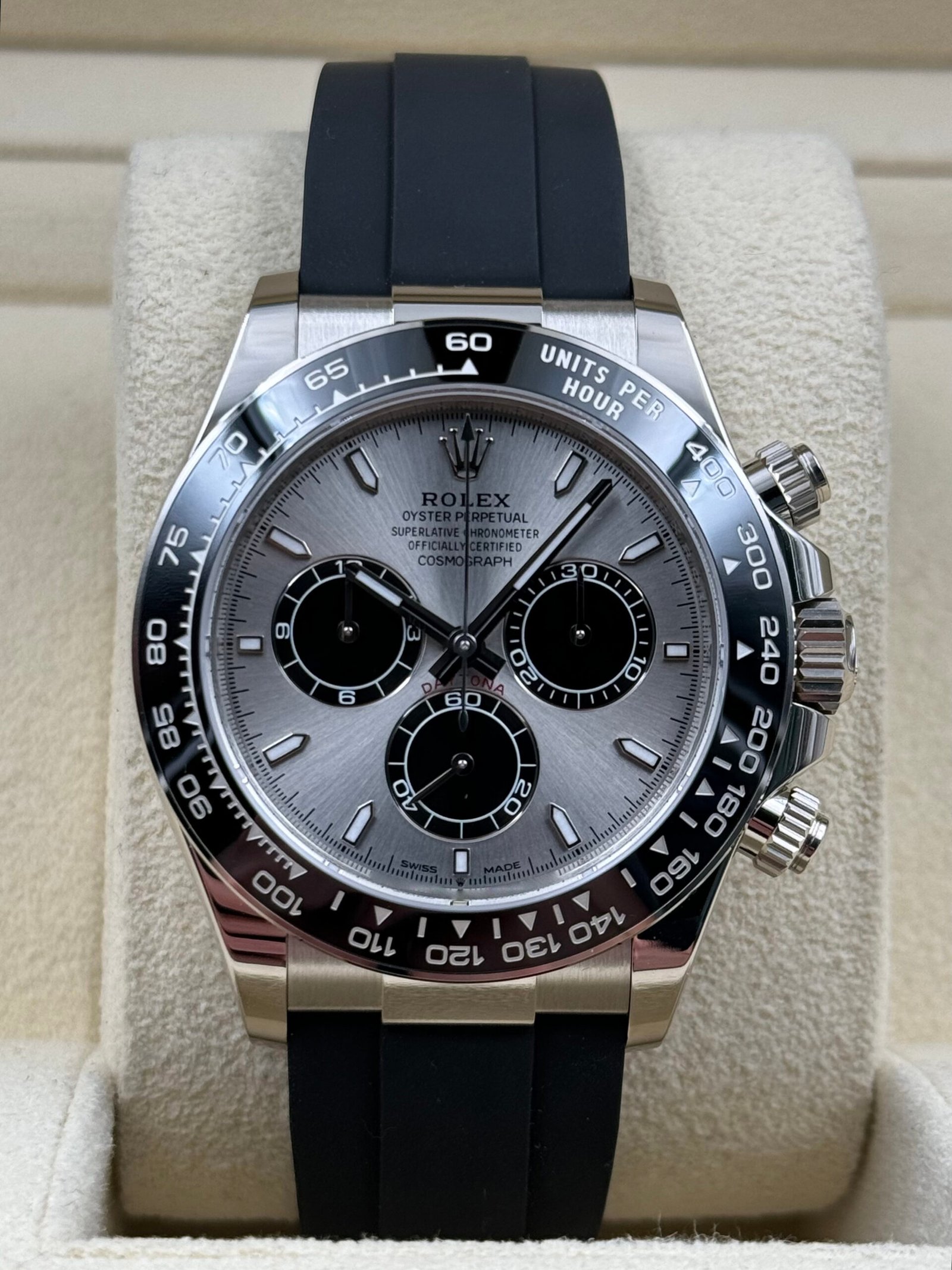 9df7d742-a128-532e-9676-245e45104876-1-scaled-1.jpg Rolex Daytona 126519LN - Image 1