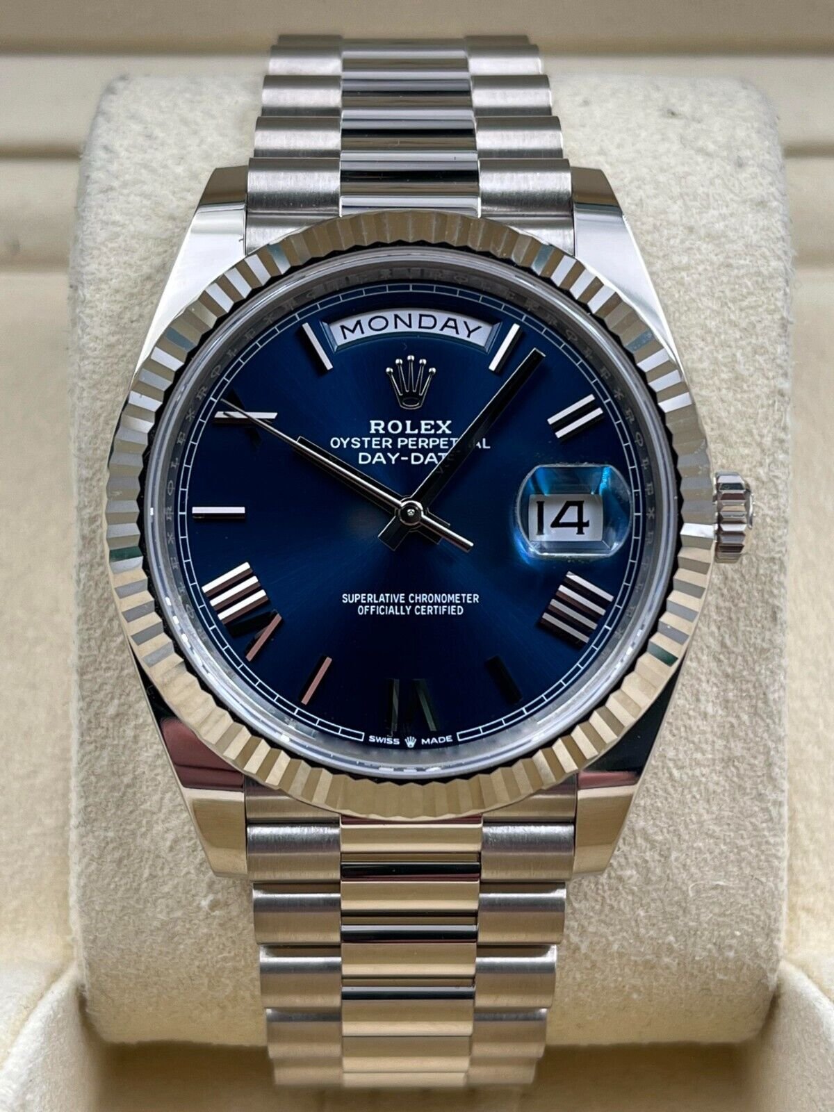 edc9635e-12a1-5bee-a5fb-caecbc3d7d24.jpg Rolex Day-Date 228239 - Image 1